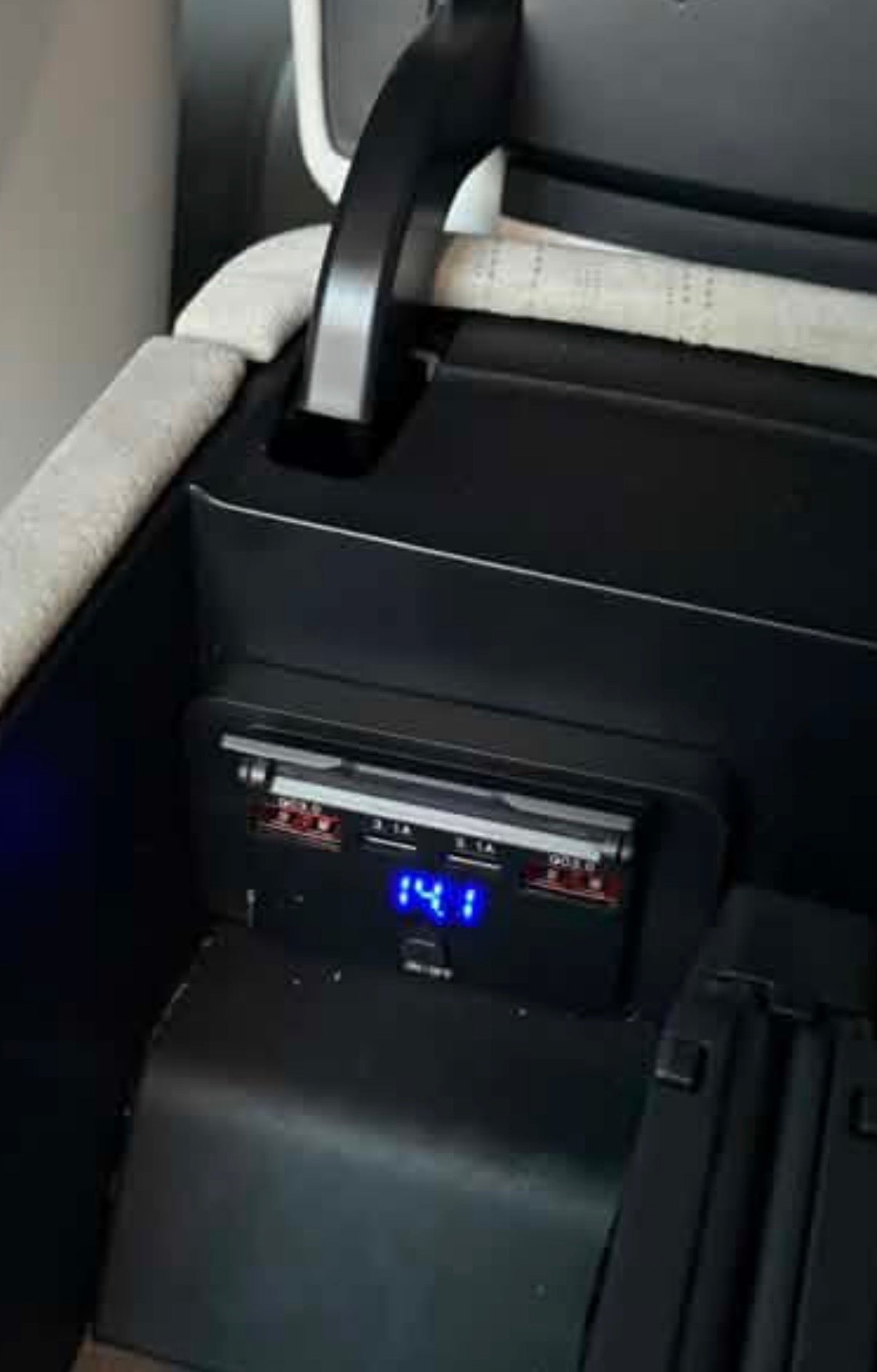 Accessory USB Adapter V2 for center console